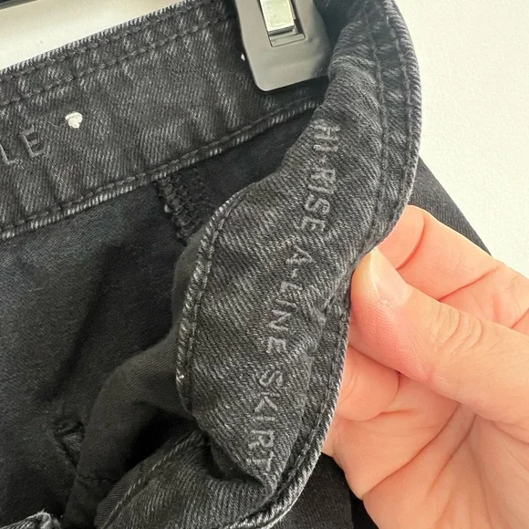 American Eagle Hi-Rise Denim Skirt Size 4 - Picture 5 of 7